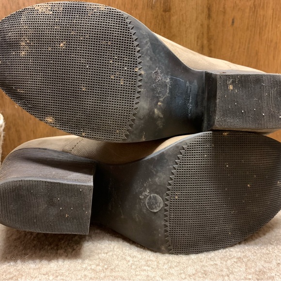 Steve Madden Women's Beige Ankle Booties - Picture 5 of 11